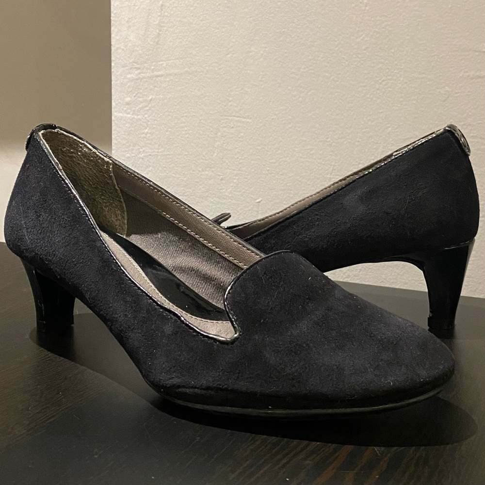 Women’s Black Suede Kitten Heel